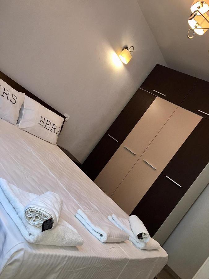 Modern Apartament Central Old Town Брашов Екстериор снимка